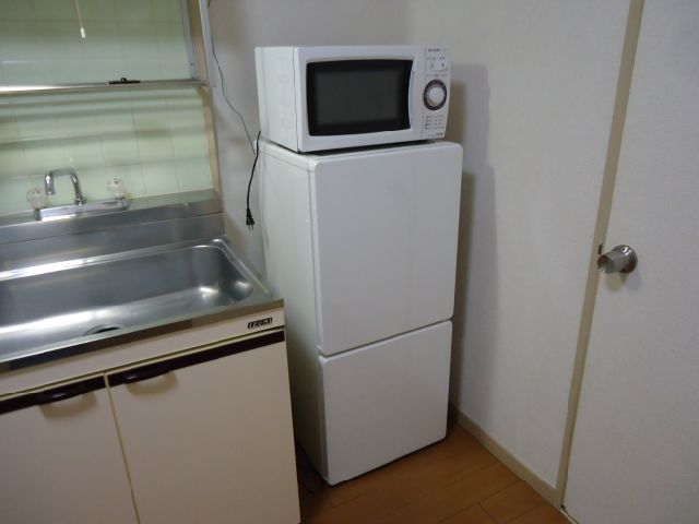 Kitchen. refrigerator ・ There is also a microwave oven.