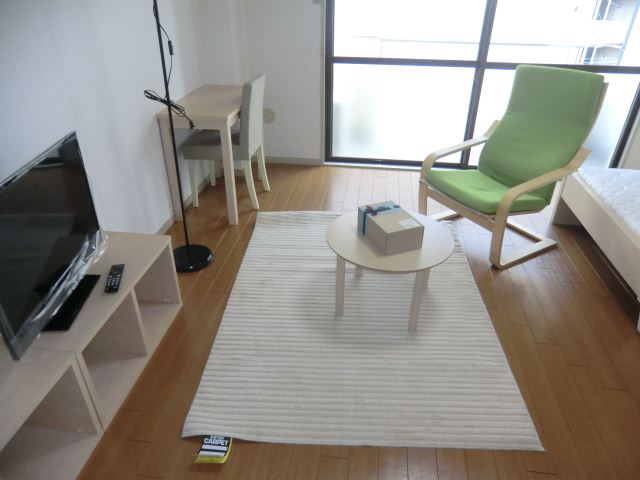 Living and room. furniture ・ Is a consumer electronics with rooms.