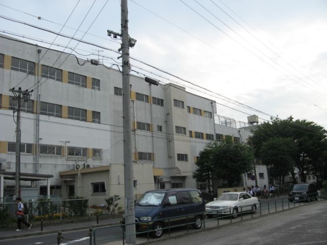 Junior high school. Municipal Tenjinyama until junior high school (junior high school) 610m