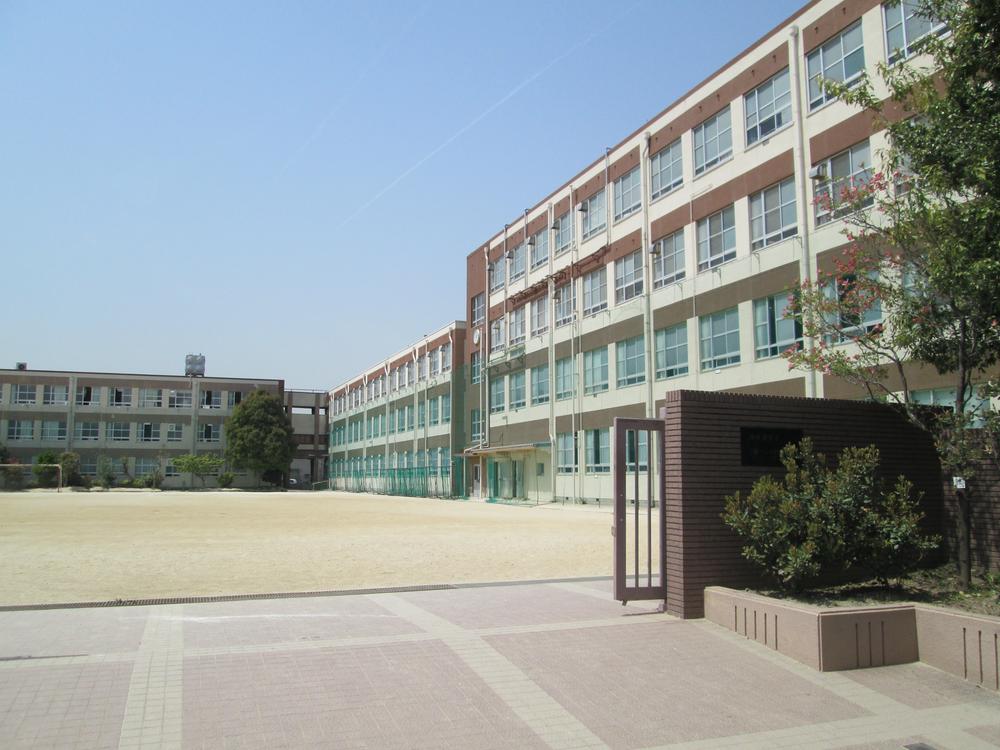 Junior high school. Joshin junior high school