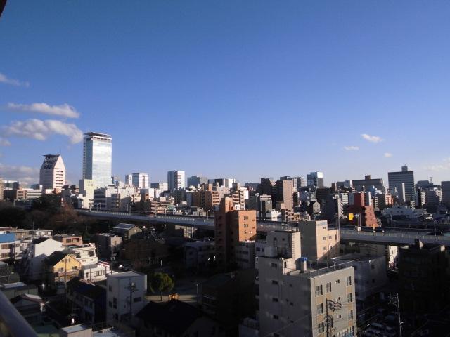 View photos from the dwelling unit. Southeast side view photos from the local. This charming scenery good outlook for the 10 floor. Guests can also enjoy a night view. (December 2013) Shooting