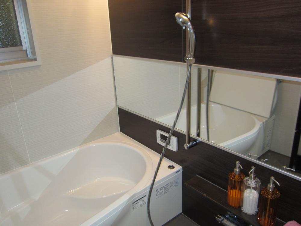 Bathroom. I photographed the bathroom. (10 May 2011) is a full Otobasu of shooting with bathroom dryer.