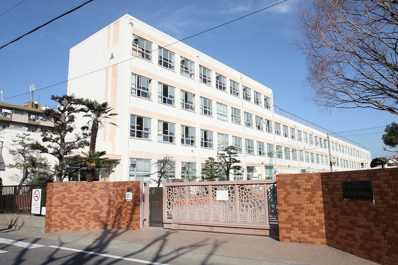 Primary school. Hira to elementary school (elementary school) 771m