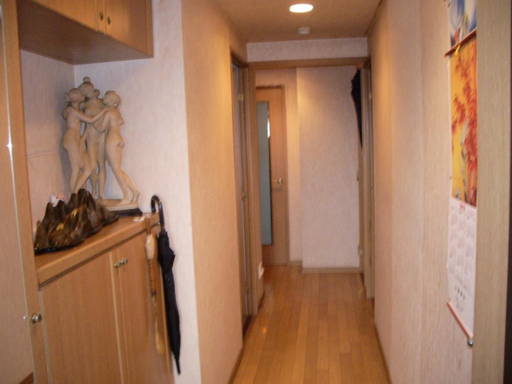 Entrance. Local (11 May 2013) Shooting