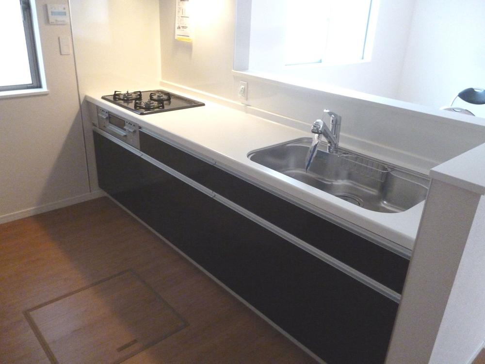 Kitchen. Popular face-to-face kitchen!