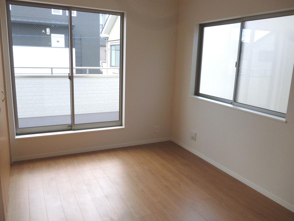 Non-living room. South-facing Western-style 6 Pledge!
