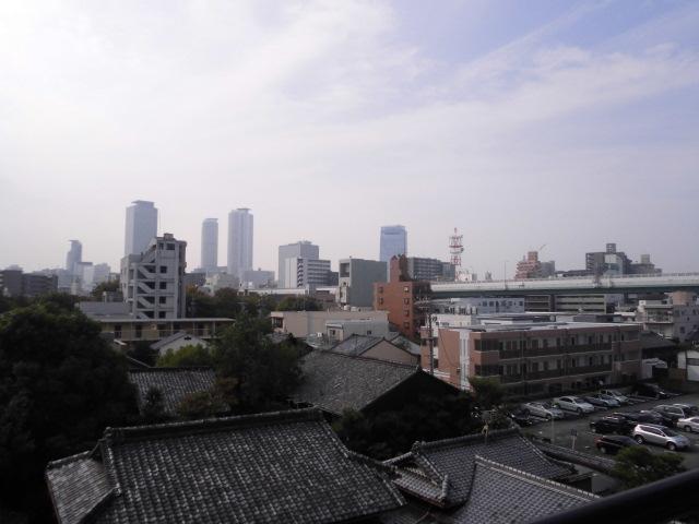 View photos from the dwelling unit. Local (11 May 2010) Shooting