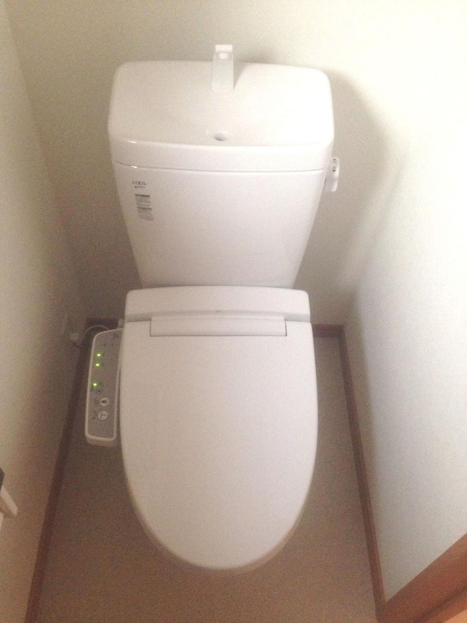 Toilet. Shower toilet 1F + 2F!