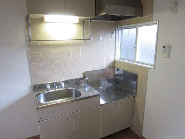 Kitchen. Gas stove can be installed spacious kitchen
