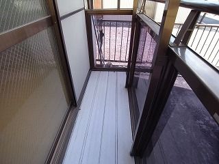 Balcony. It is a veranda. 