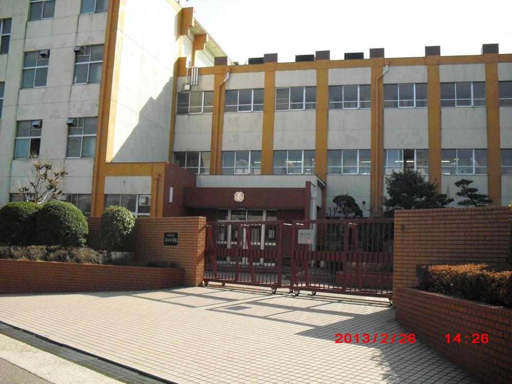 Junior high school. 570m to Nagoya Municipal Hirata Junior High School