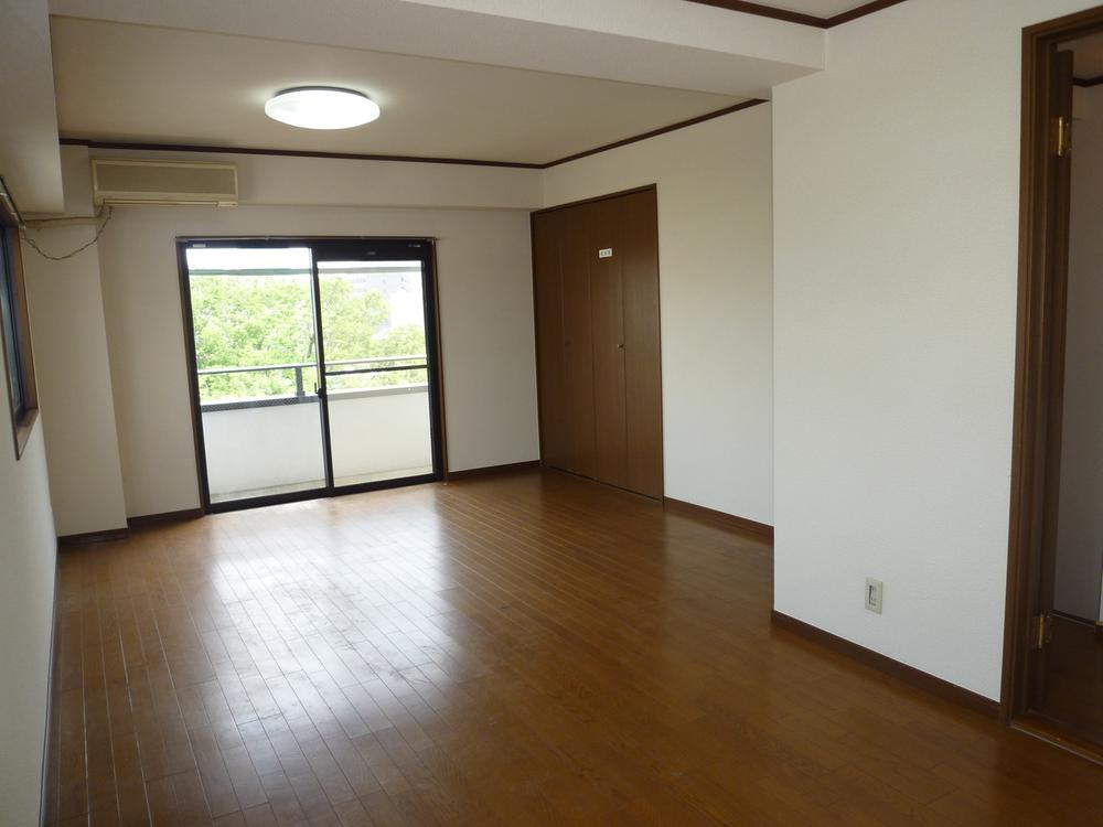 Non-living room. Room (May 2013) Shooting