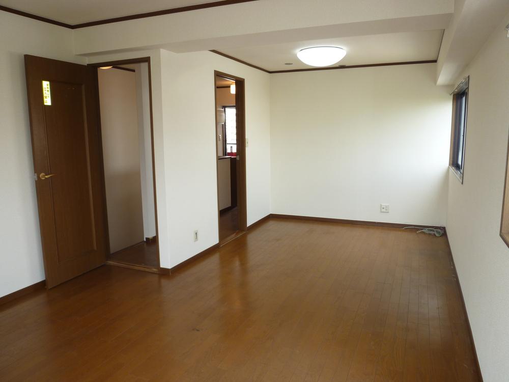 Non-living room. Room (May 2013) Shooting