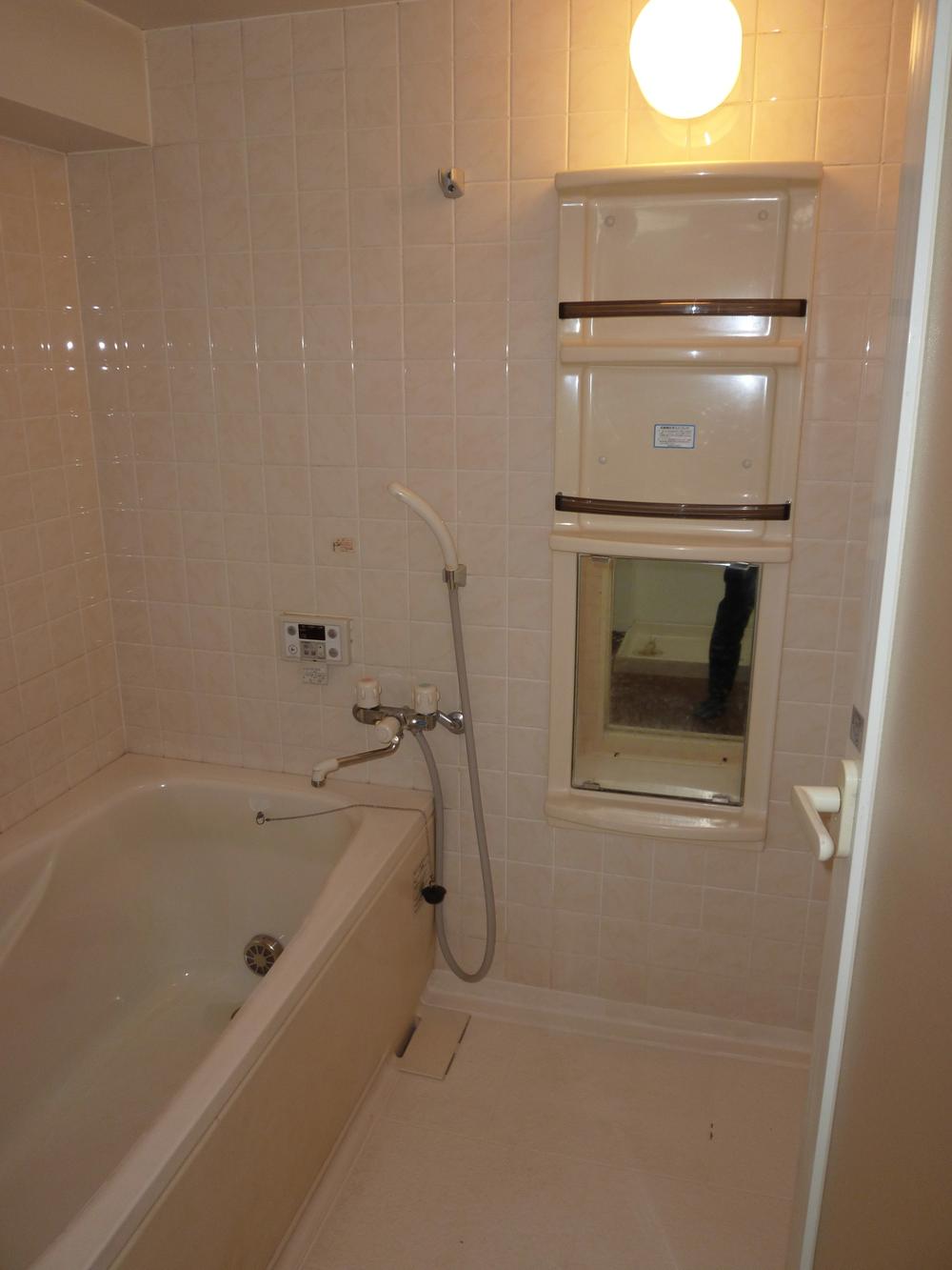 Bathroom. Room (May 2013) Shooting