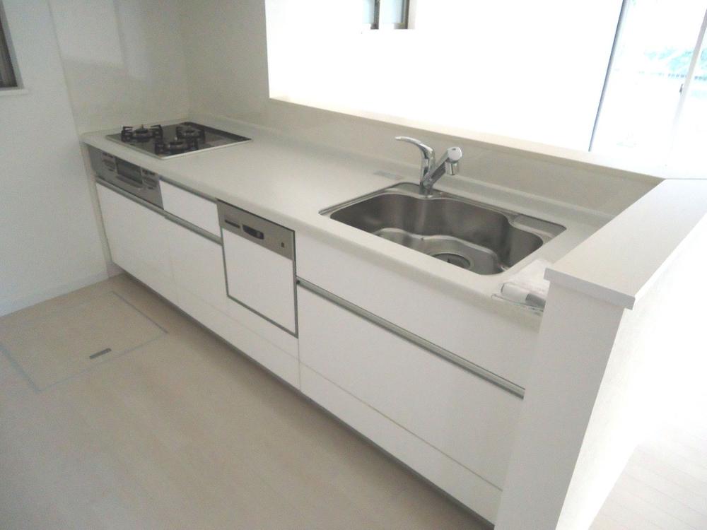 Kitchen. With dish washing dryer, Popular face-to-face kitchen