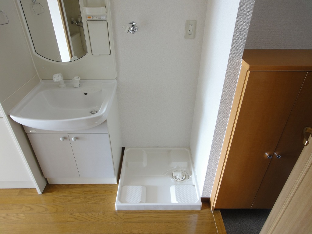 Other room space. Washing machine Storage Photo is inverted type