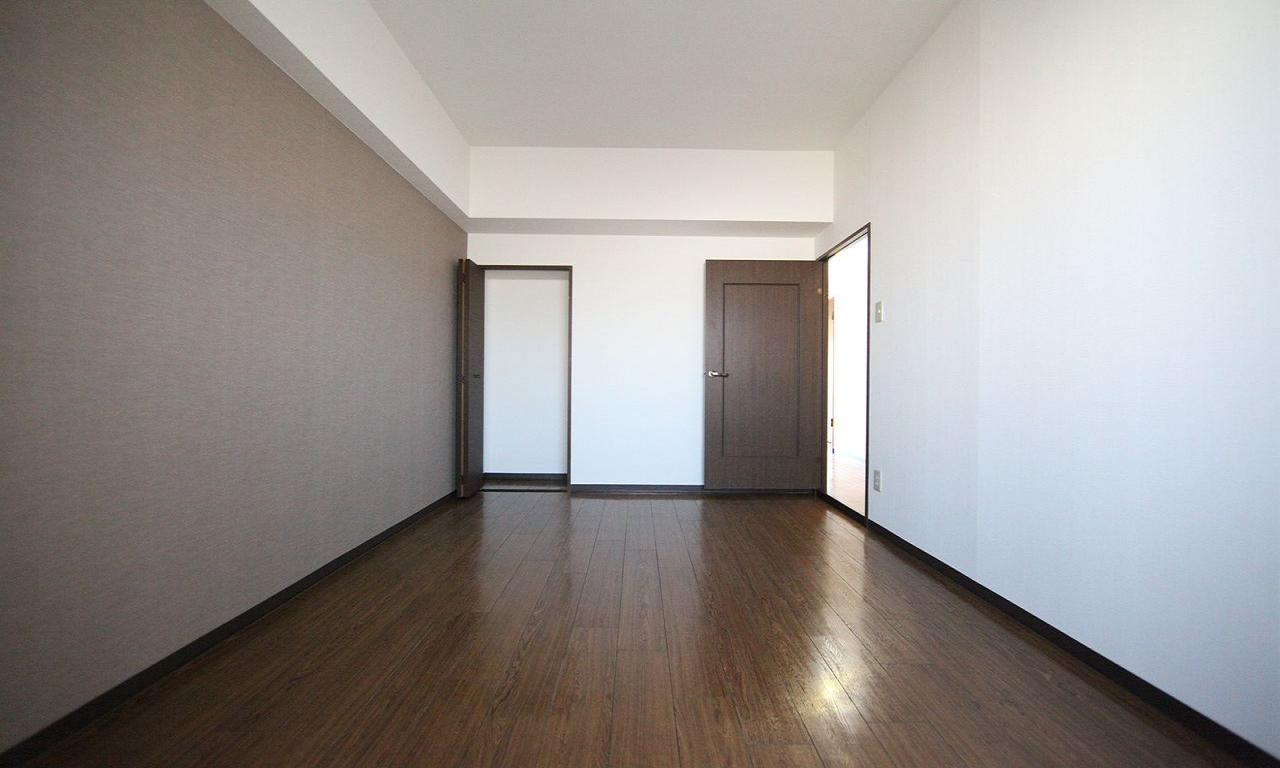 Other room space. Western-style 6.9 Pledge Flooring Storage room