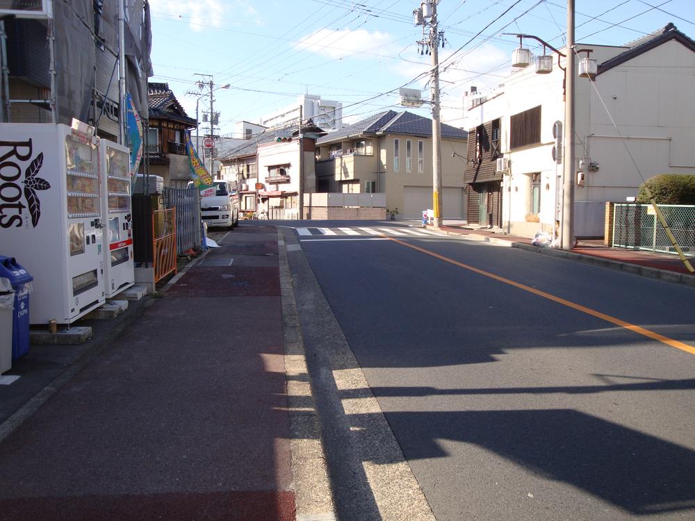 Local photos, including front road. 2013.12.16 shooting