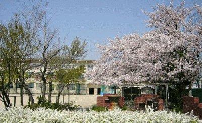 Primary school. 385m to Nagoya Municipal Hiroji Elementary School