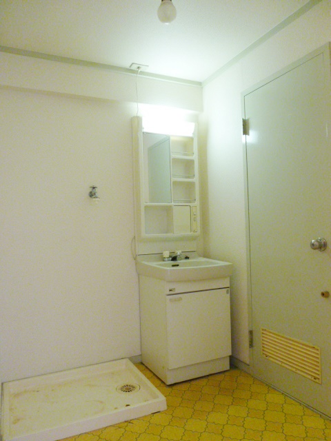 Washroom. Place the washing machine room