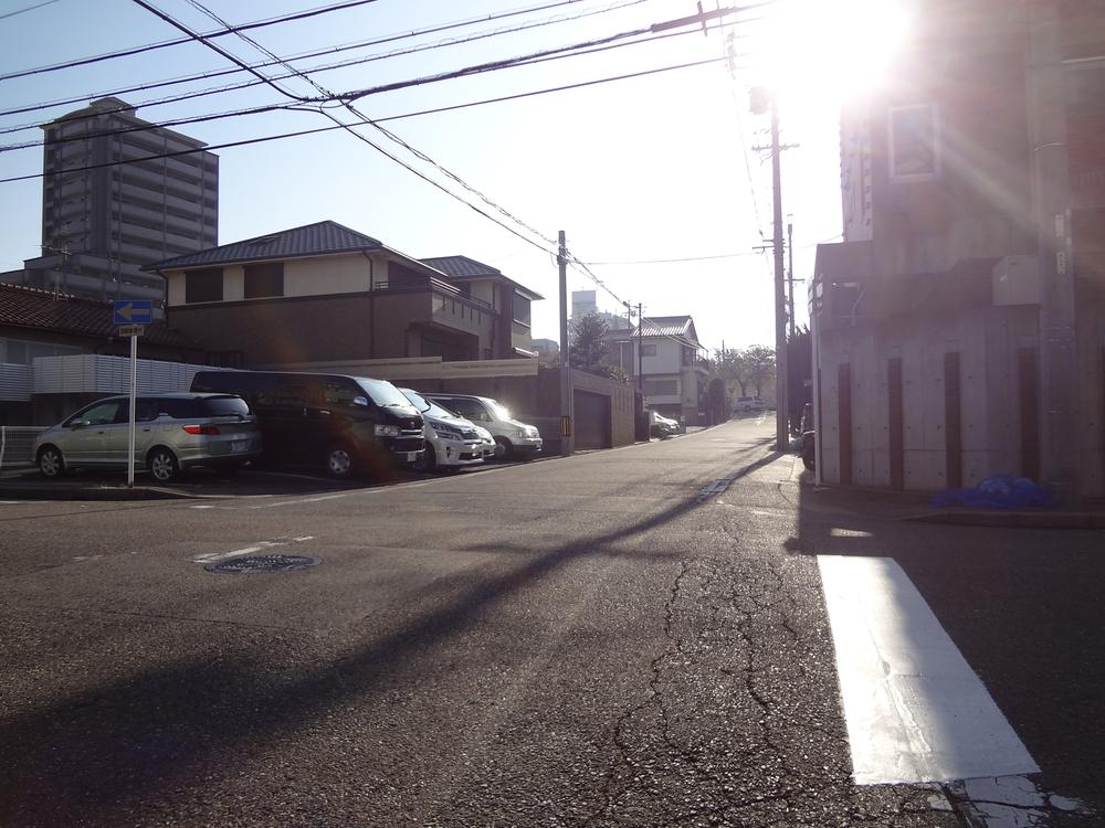 Local photos, including front road. Irinaka Station Walk about 3 minutes