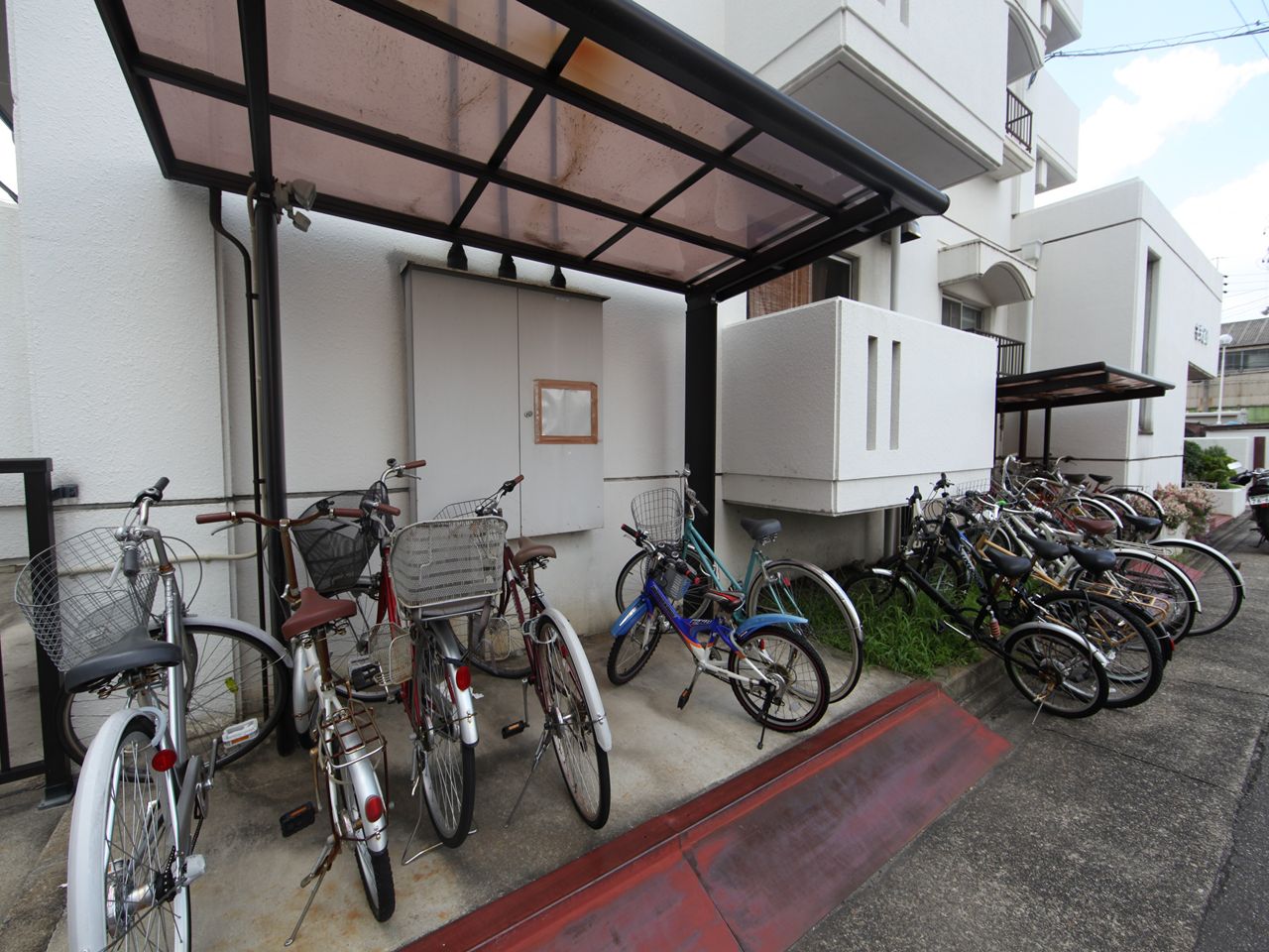 Other common areas. Bicycle equipped