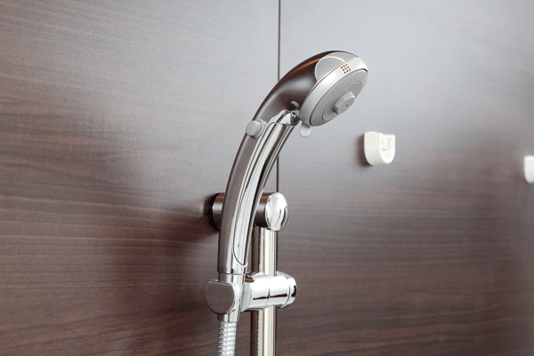 Bathing-wash room.  [One-stop shower head] You can adjust the water flow in three stages. Slide bar that you can change the height of the shower has also been installed (same specifications)