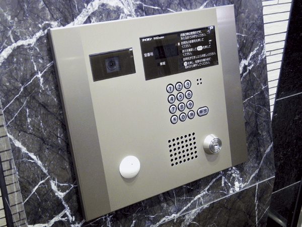 Security.  [Auto-lock system] This intercom system that can be called each dwelling unit on the numeric keypad. At the door key of each dwelling unit, you can open the auto door (same specifications)