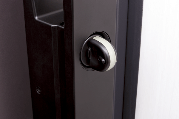 Security.  [Crime prevention thumb turn] From the outside of the front door has become a mechanism that can not be easily unlocked (same specifications)