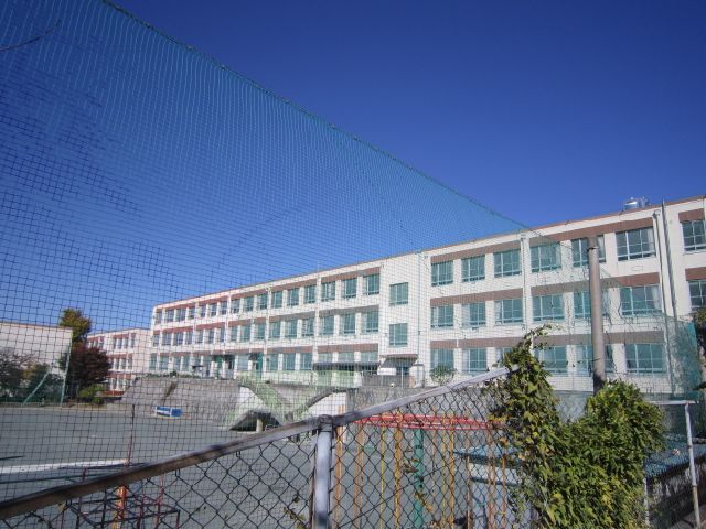 Primary school. Municipal Takigawa to elementary school (elementary school) 680m
