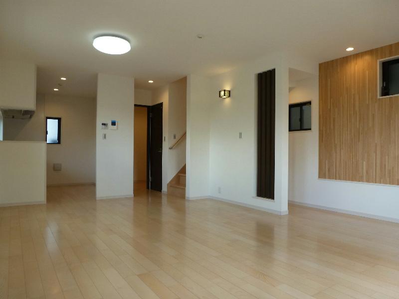 Living. 12 / 10 local shooting