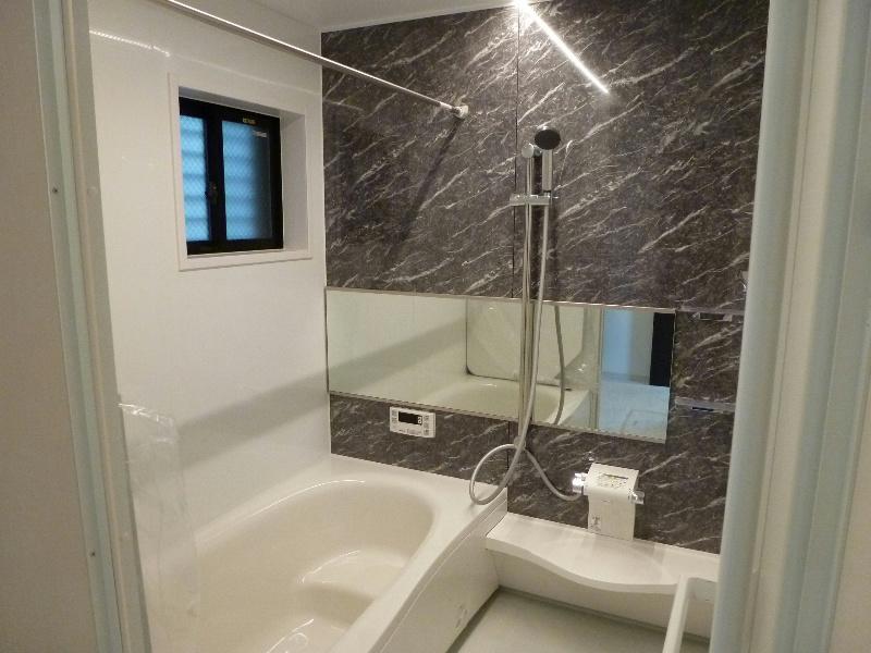 Bathroom. 12 / 10 local shooting