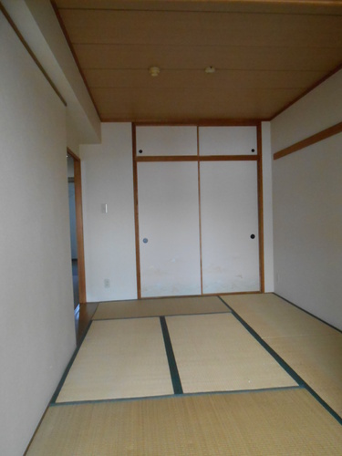 Other room space. Japanese-style room about 6.0 tatami