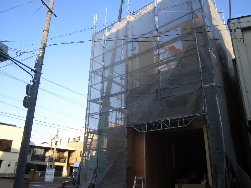 Local appearance photo. Local (11 May 2013) Shooting