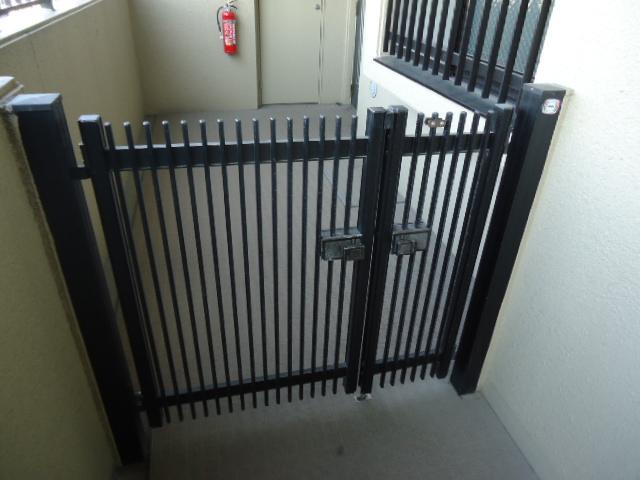 Other common areas. Gate of only corner room.