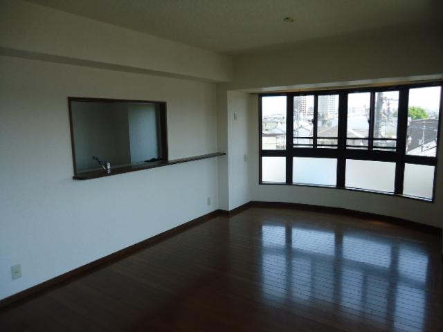 Living. Living dining during the day at about 13.6 Pledge is a bright living room about lighting does not need.