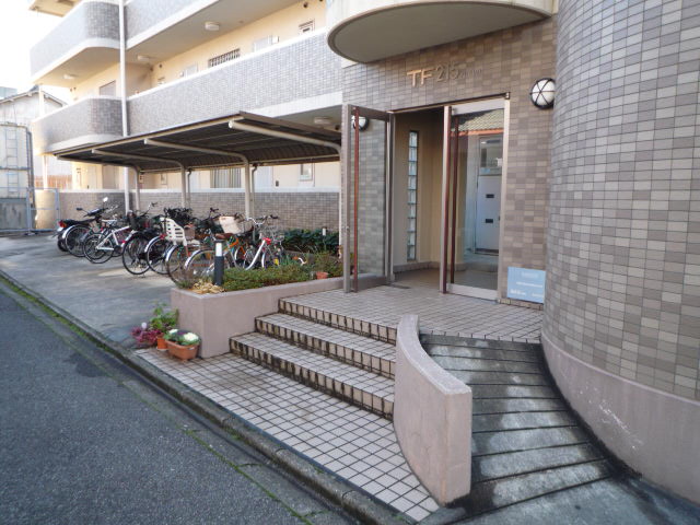Entrance. entrance, Bicycle-parking space