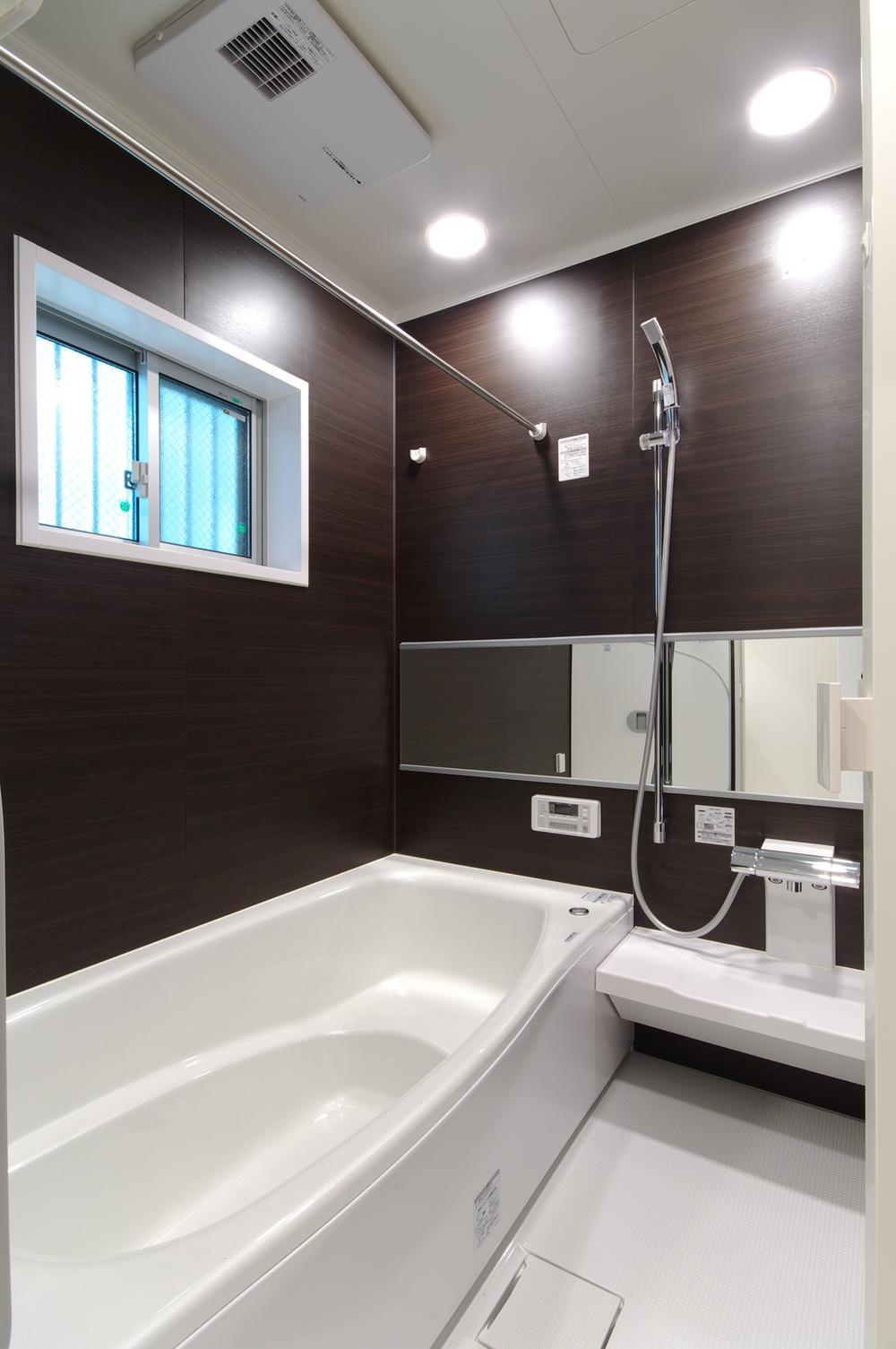Same specifications photo (bathroom). Same construction company equivalent specification photo