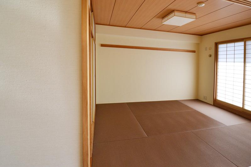 Non-living room. The Japanese with a closet adopt the Ryukyu tone tatami