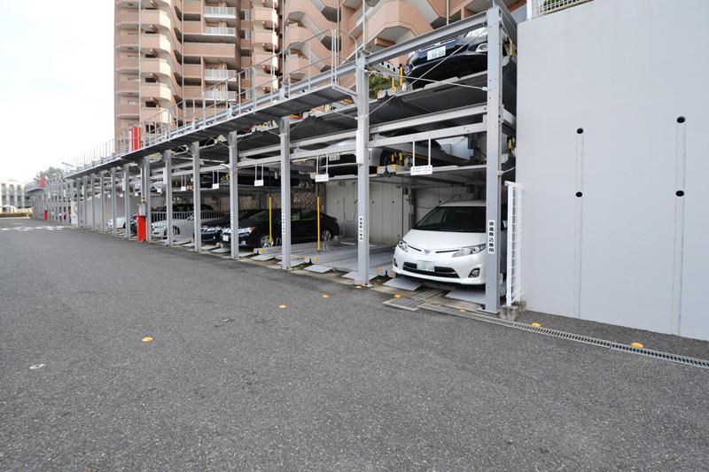 Parking lot. Mechanical parking ensure even enter large vehicles