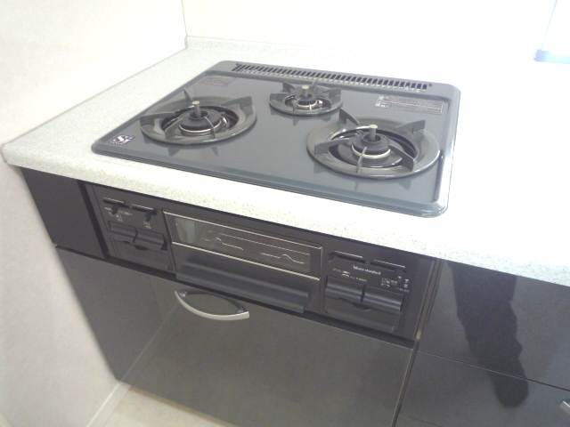 Kitchen. 3-neck system stove