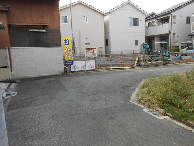 Local photos, including front road. Frontal road 2013 October 6, shooting