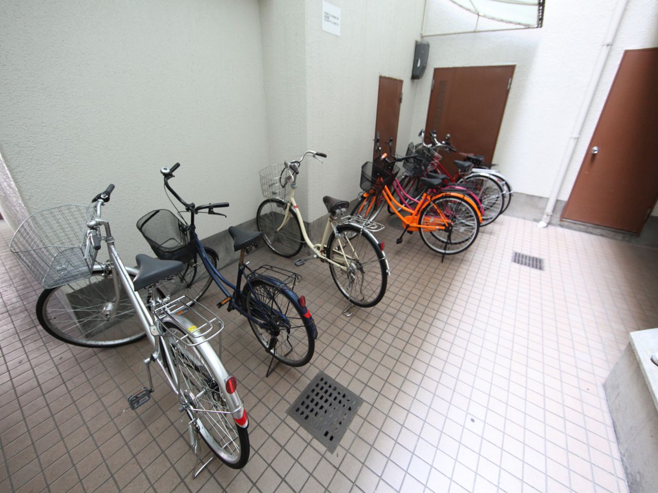 Other common areas. entrance With bicycle parking lot