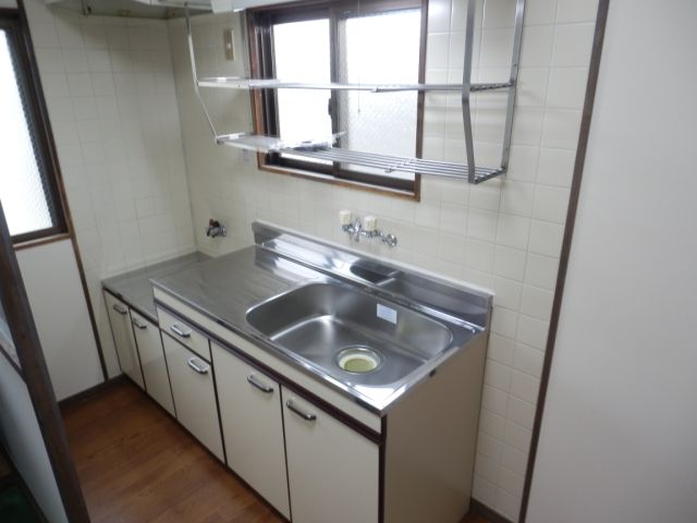 Kitchen. Gas stove can be installed