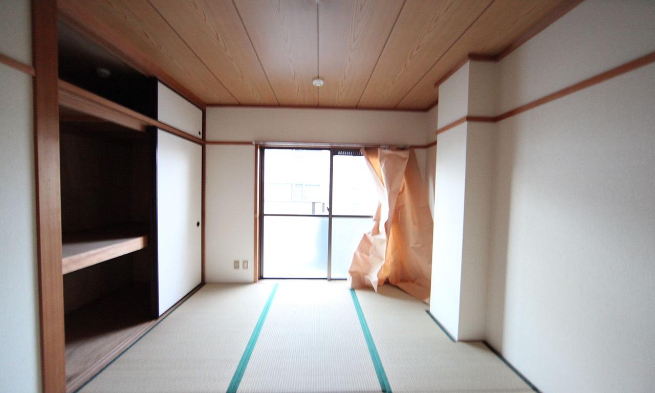 Other room space. Japanese-style room 6 quires There closet Storage rich have