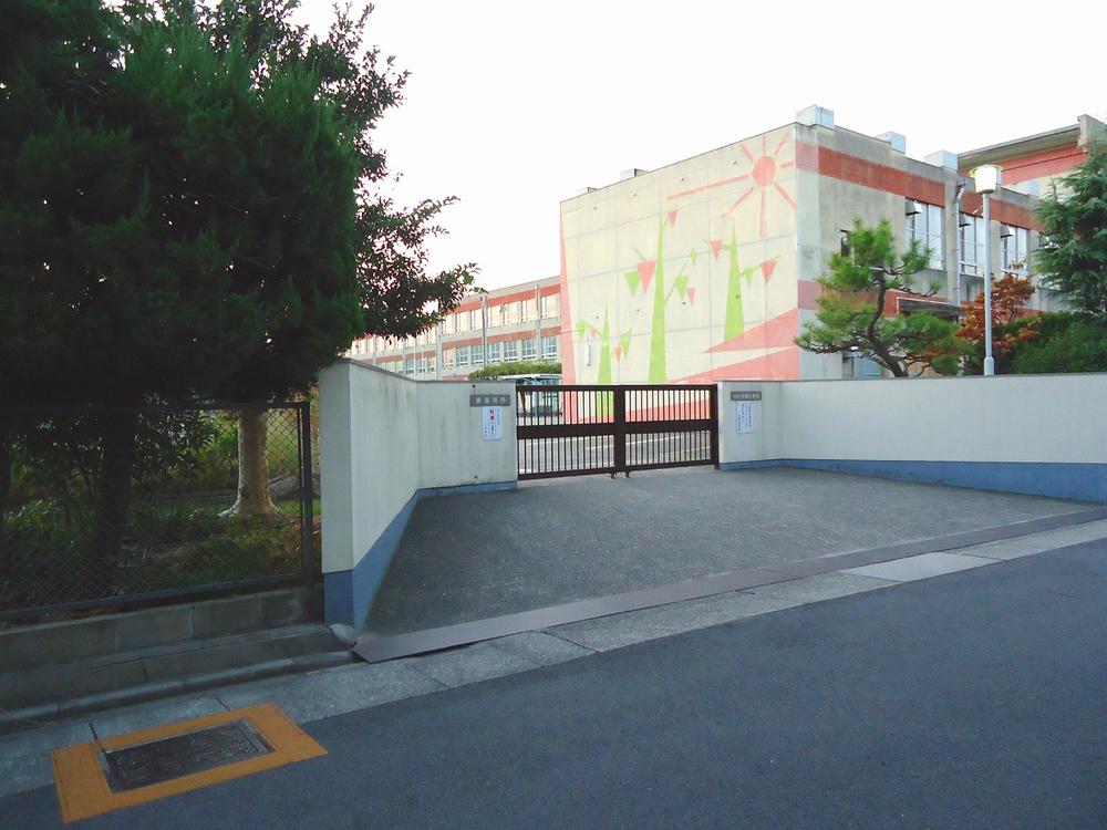 Primary school. Murakumo until elementary school 490m