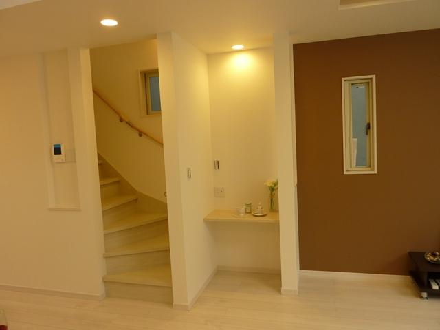 Other. It is the example of construction. It is different from the actual property. 