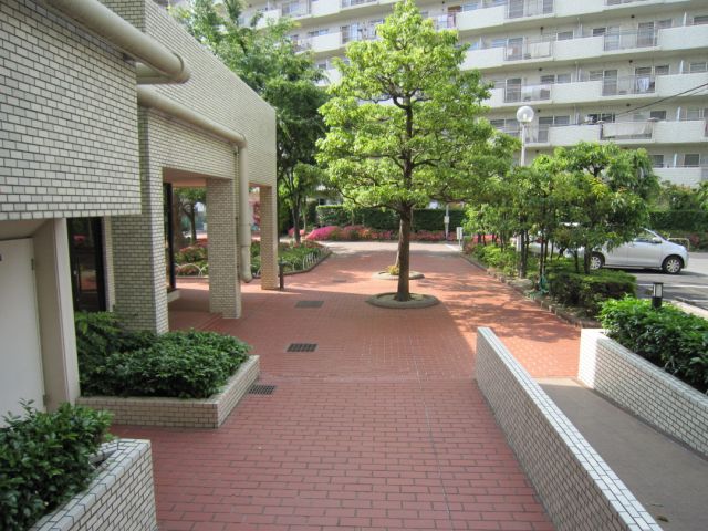 Other. Entrance is a small park just like ・  ・  ・ 