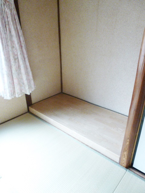 Other room space. Japanese-style room Alcove