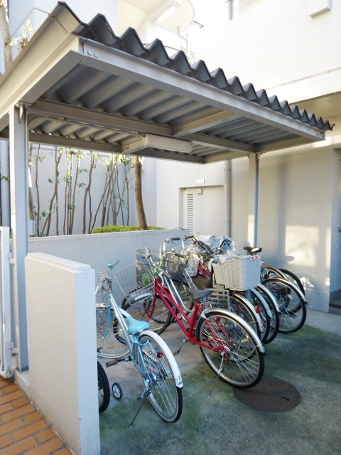 Other common areas. Covered bicycle parking Yes